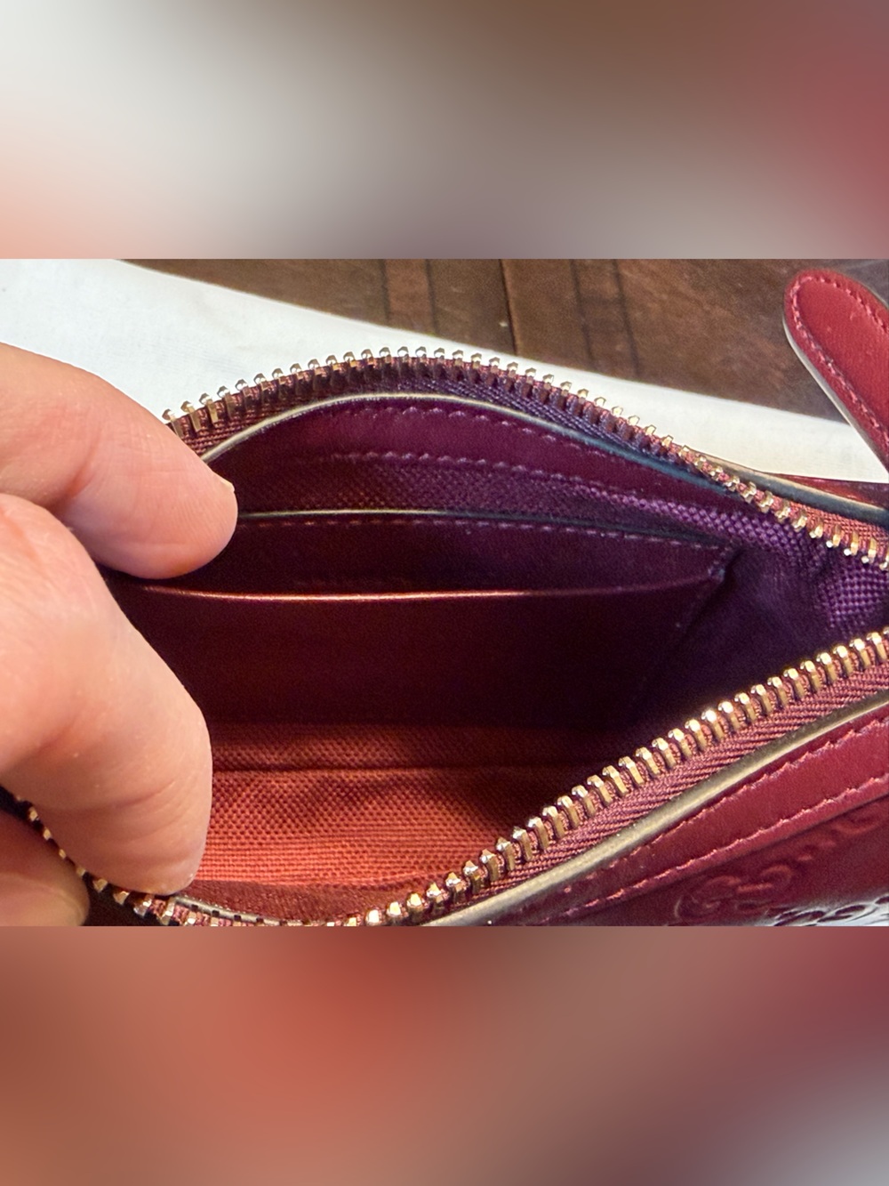 New Authentic Gucci GG Logo Embossed Leather Shoulder Bag Burgundy - Picture 14 of 15